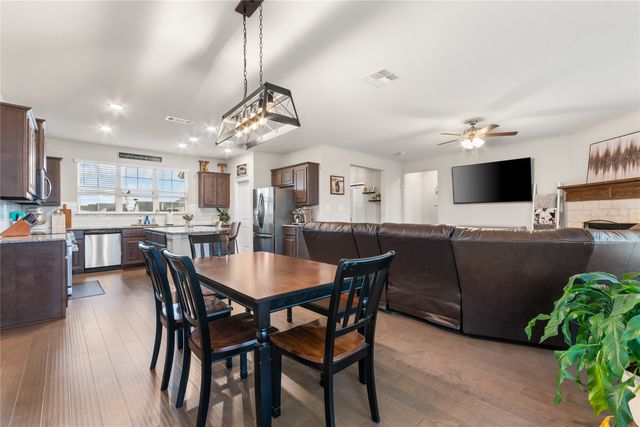 2517 Southern Oak Trail, Oak Ridge, TX 75161