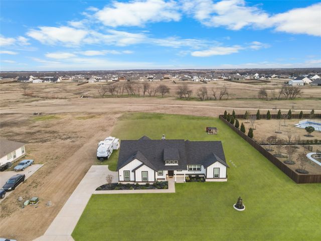 2517 Southern Oak Trail, Oak Ridge, TX 75161