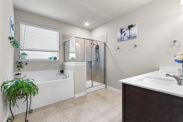 2517 Southern Oak Trail, Oak Ridge, TX 75161