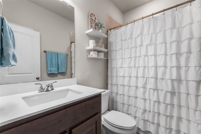 2517 Southern Oak Trail, Oak Ridge, TX 75161