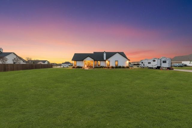 2517 Southern Oak Trail, Oak Ridge, TX 75161