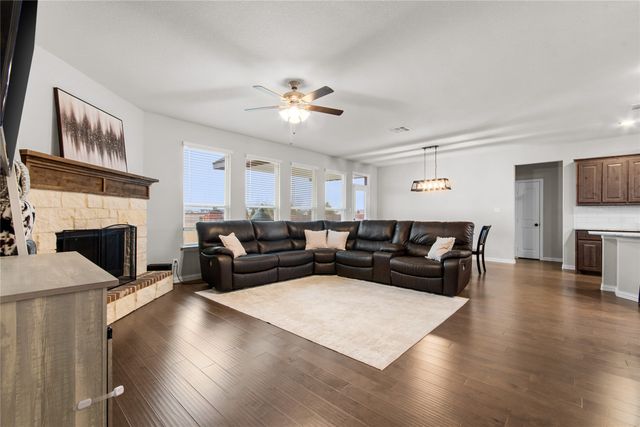 2517 Southern Oak Trail, Oak Ridge, TX 75161