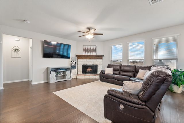 2517 Southern Oak Trail, Oak Ridge, TX 75161