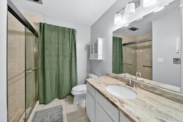 2 Hitching Post Ln, Methuen, MA 01844