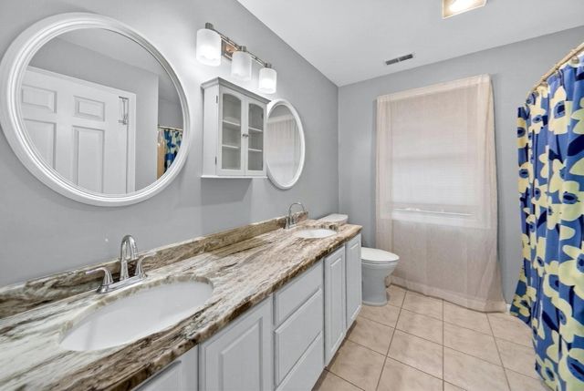 2 Hitching Post Ln, Methuen, MA 01844
