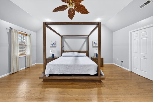 2 Hitching Post Ln, Methuen, MA 01844
