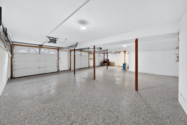 2 Hitching Post Ln, Methuen, MA 01844