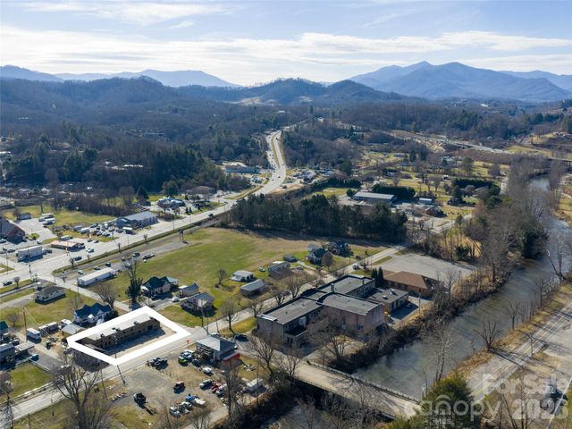 3264 Broad Street, Clyde, NC 28721