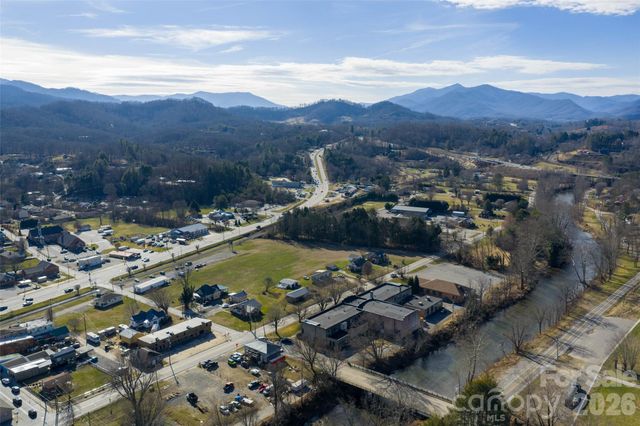 3264 Broad Street, Clyde, NC 28721