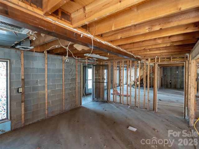 3264 Broad Street, Clyde, NC 28721
