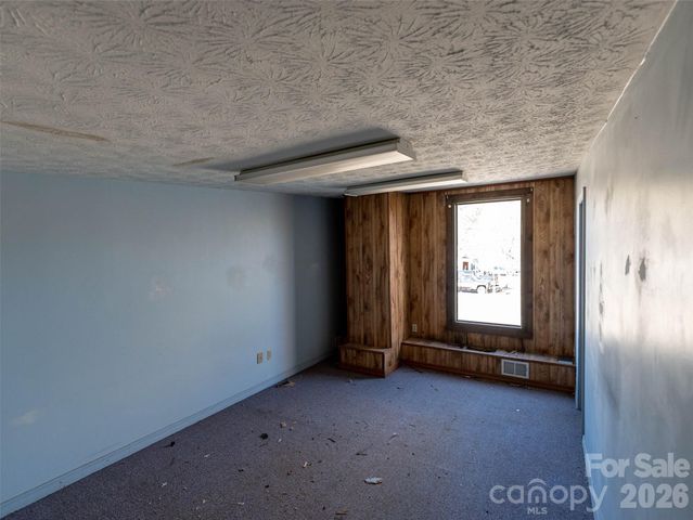 3264 Broad Street, Clyde, NC 28721