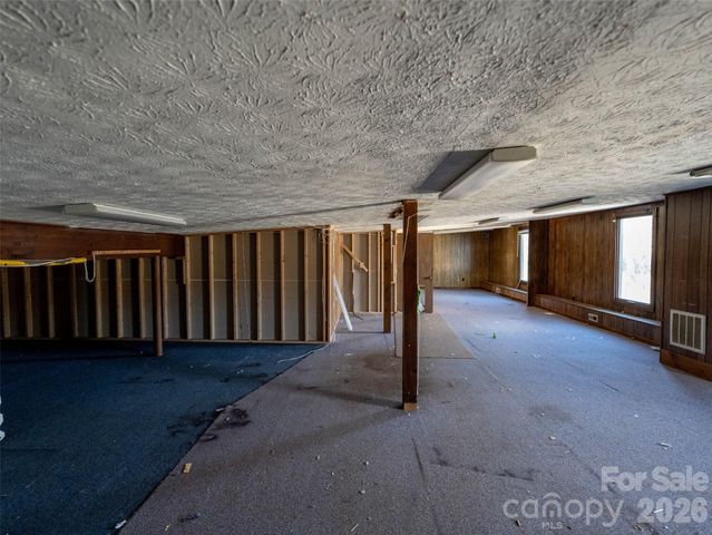 3264 Broad Street, Clyde, NC 28721