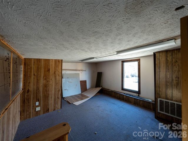 3264 Broad Street, Clyde, NC 28721