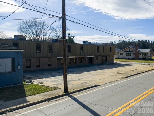 3264 Broad Street, Clyde, NC 28721