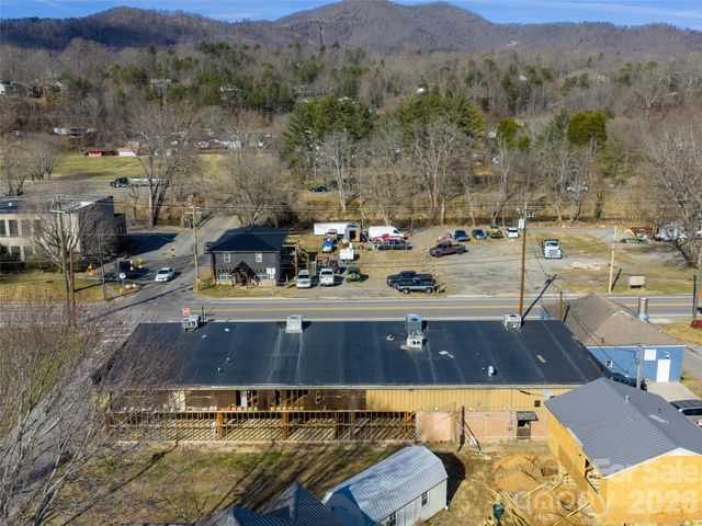 3264 Broad Street, Clyde, NC 28721