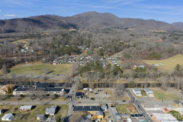 3264 Broad Street, Clyde, NC 28721