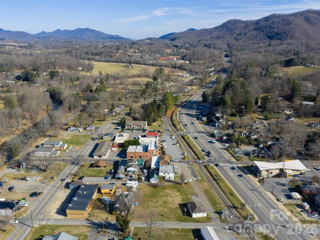 3264 Broad Street, Clyde, NC 28721