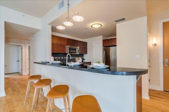 603 Davis ST 1704, Austin, TX 78701
