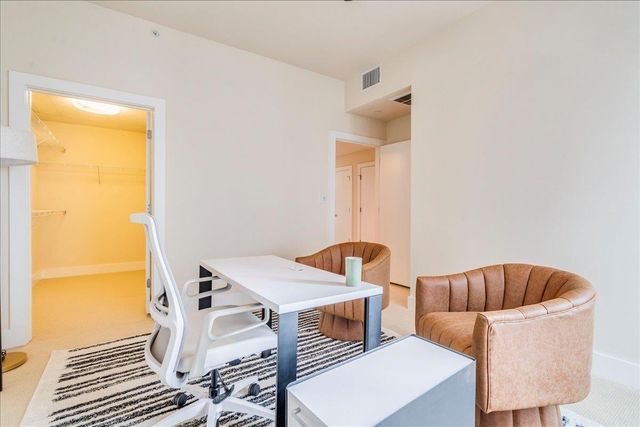 603 Davis ST 1704, Austin, TX 78701