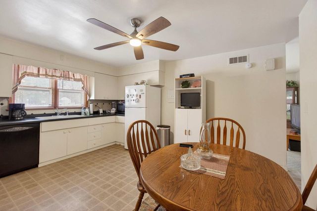 5620 N PARK ROAD, Wisconsin Rapids, WI 54494