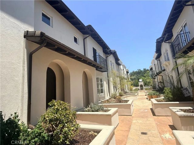 650 S Lake Ave, Pasadena, CA 91106