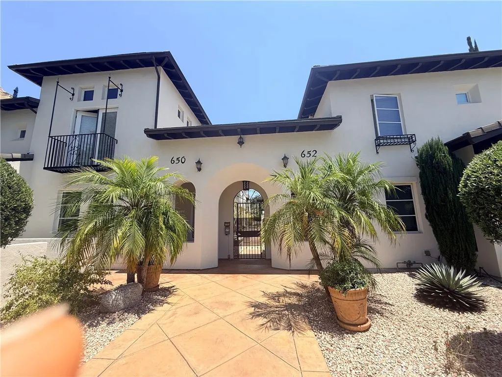 650 S Lake Ave, Pasadena, CA 91106