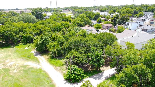 1302 Bliss Street, Dallas, TX 75203
