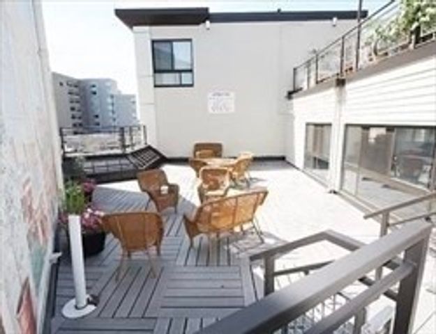 12 Stoneholm St 303, Boston, MA 02115