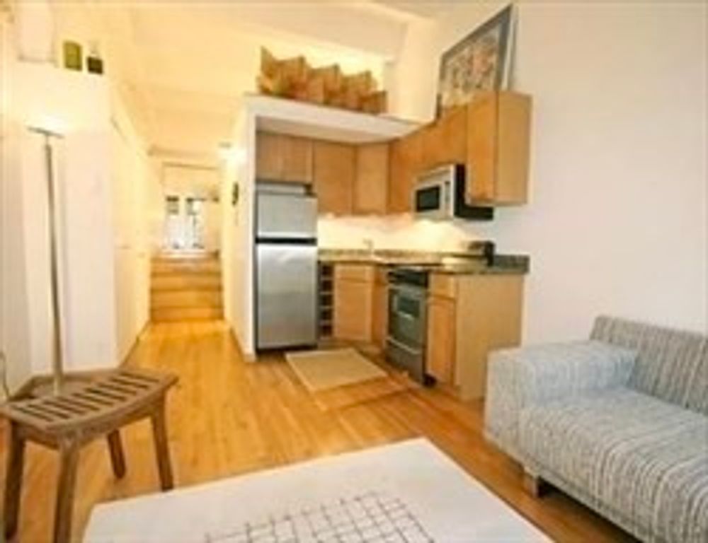 12 Stoneholm St 303, Boston, MA 02115