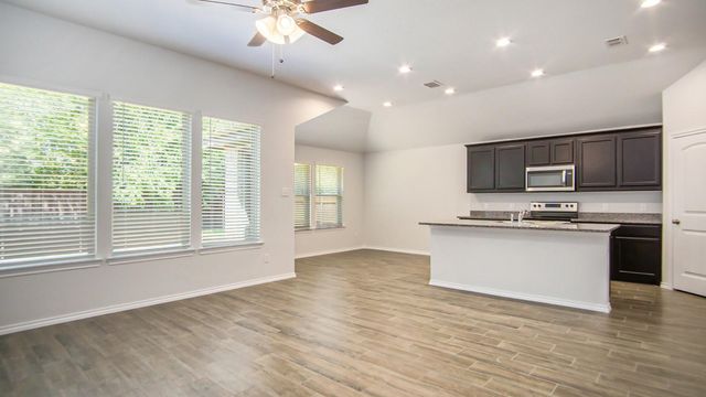 9816 Mescalbean Boulevard, Fort Worth, TX 76036