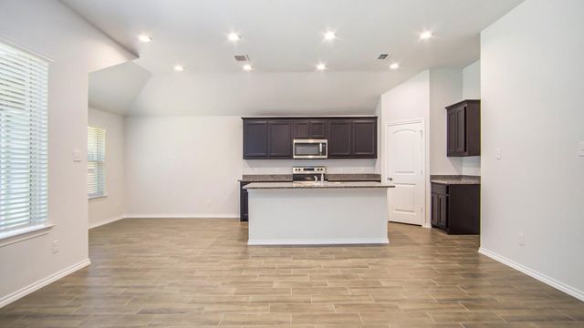 9816 Mescalbean Boulevard, Fort Worth, TX 76036