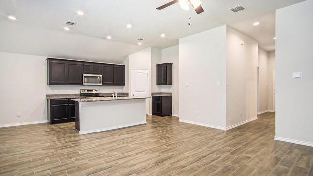 9816 Mescalbean Boulevard, Fort Worth, TX 76036