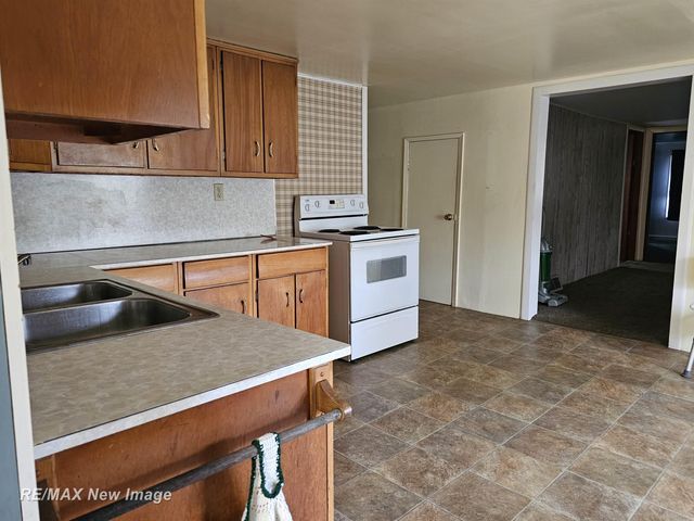 14307 N Lewis Road, Thetford Twp, MI 48420