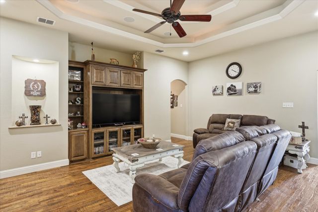 150 Blacktail Lane, Azle, TX 76020