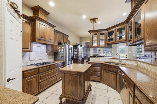 150 Blacktail Lane, Azle, TX 76020