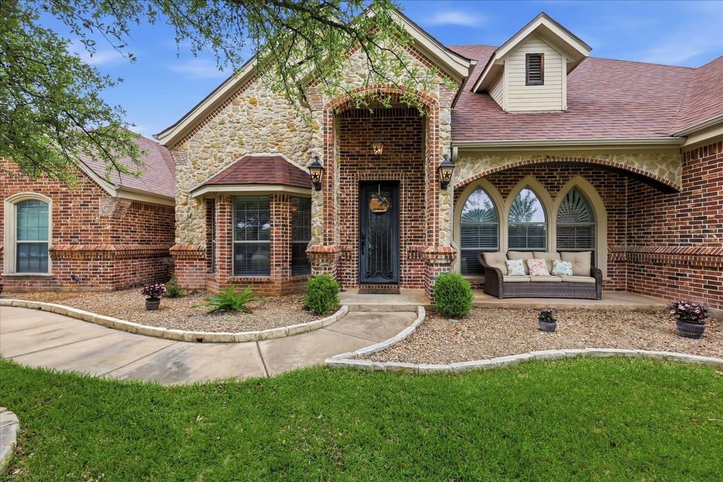 150 Blacktail Lane, Azle, TX 76020