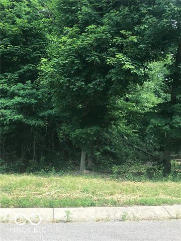 2131 N Wolf Den Lane, Martinsville, IN 46151