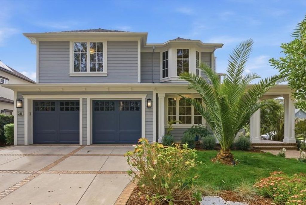 Image 1 of property listing at 231 Bayhill Road, Half Moon Bay, CA 94019