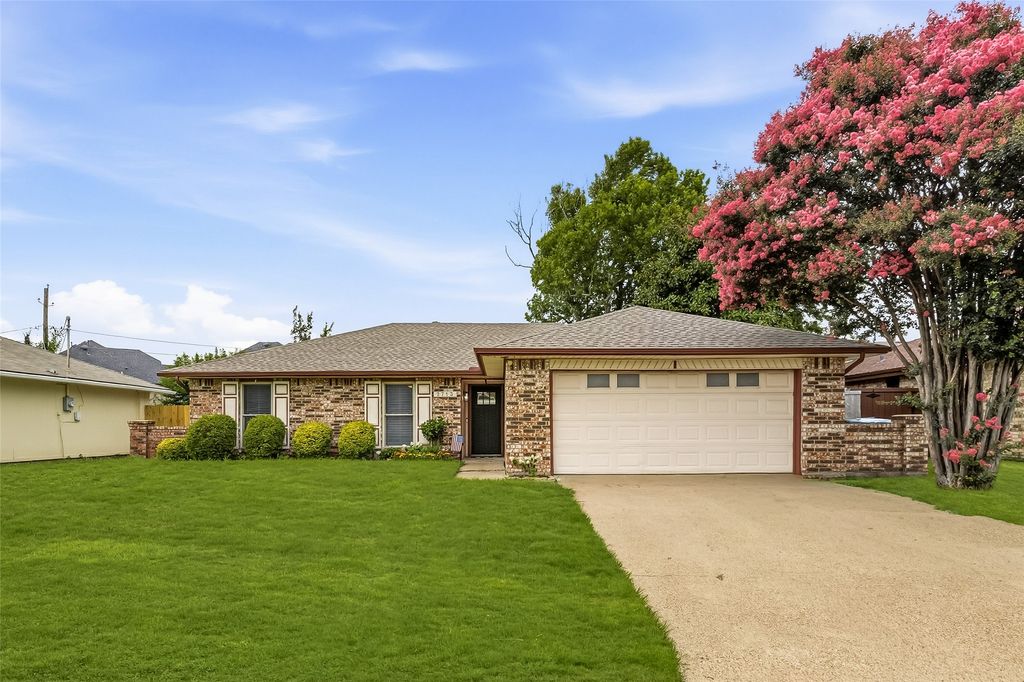 2713 Yale Drive, Rowlett, TX 75088