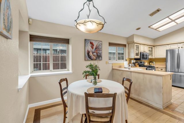 8409 Sunblaze Way, Sacramento, CA 95823