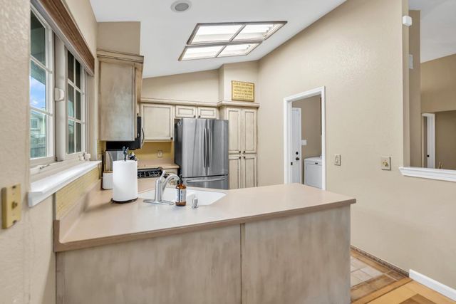 8409 Sunblaze Way, Sacramento, CA 95823