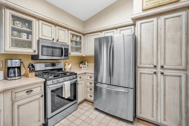 8409 Sunblaze Way, Sacramento, CA 95823