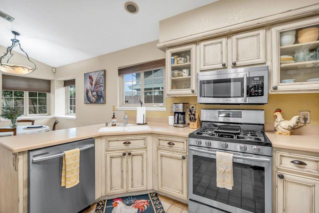 8409 Sunblaze Way, Sacramento, CA 95823