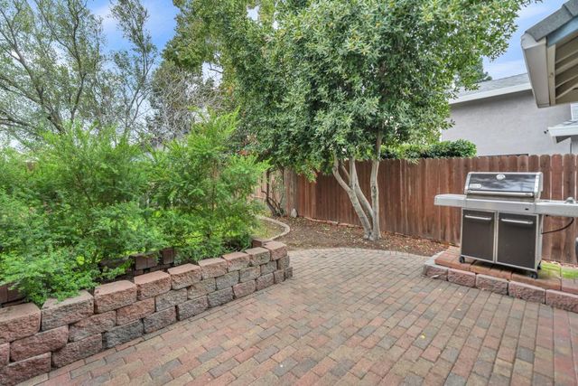 8409 Sunblaze Way, Sacramento, CA 95823