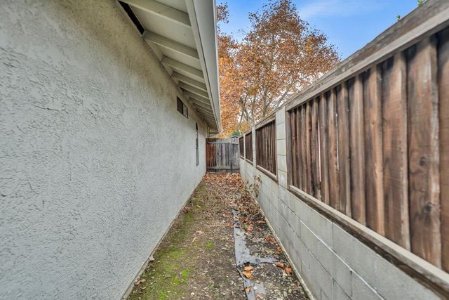 8409 Sunblaze Way, Sacramento, CA 95823