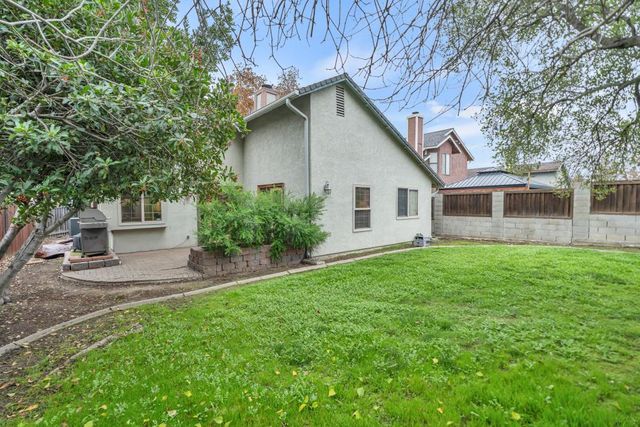 8409 Sunblaze Way, Sacramento, CA 95823