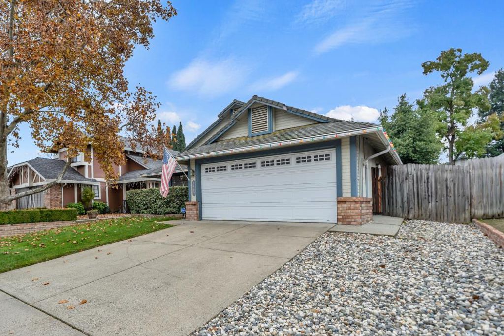 8409 Sunblaze Way, Sacramento, CA 95823