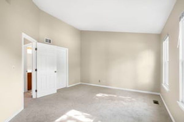 1255 Huntington Drive, Mundelein, IL 60060