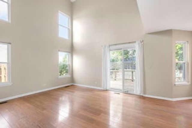 1255 Huntington Drive, Mundelein, IL 60060