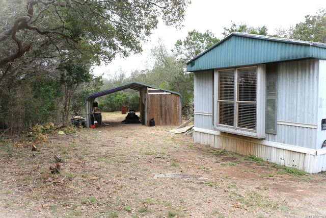 201 County Road 2470, Hondo, TX 78861